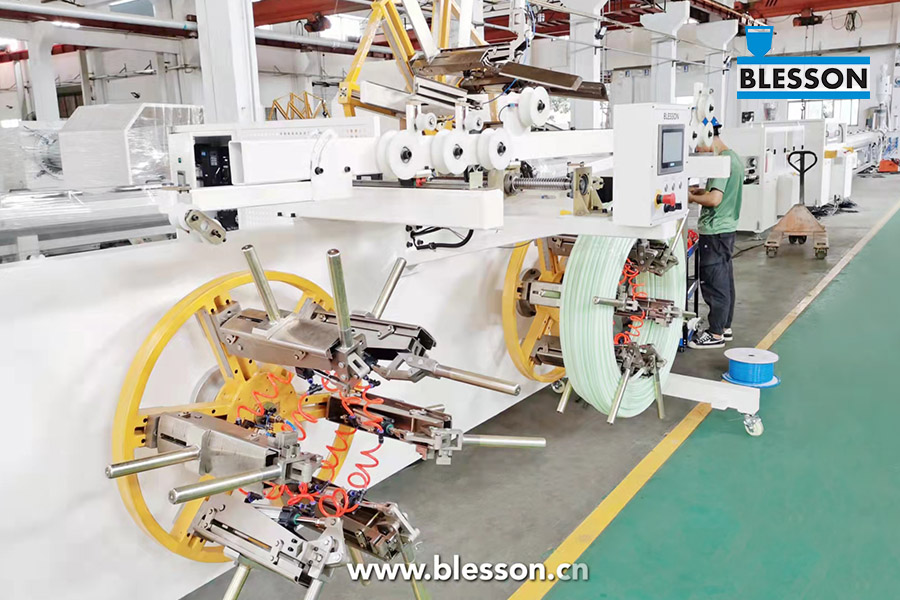 קו ייצור צינורות PE יחידת צרור וליפוף אוטומטית כפולה ממכונות Blesson