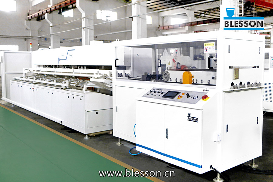 PVC четиритръбна производствена линия комбиниран блок за изтегляне и рязане и опаковъчна машина от Blesson machinery