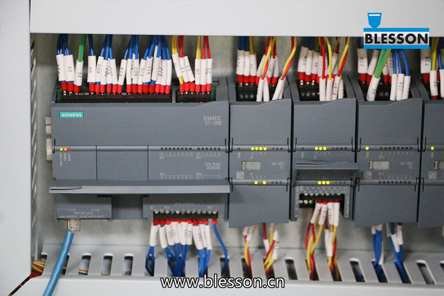 Linia do produkcji rur PVC Siemens S7-1200 series PLC z maszyn Blesson