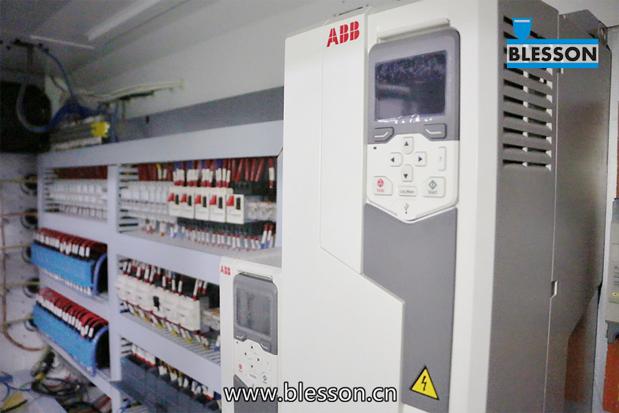 Kabinet listrik Line Produksi Pipa PVC saka mesin Blesson