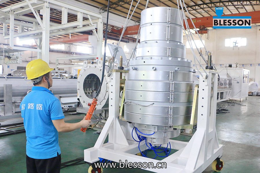 Μήτρα εξώθησης γραμμής παραγωγής σωλήνων PVC από τα μηχανήματα Blesson