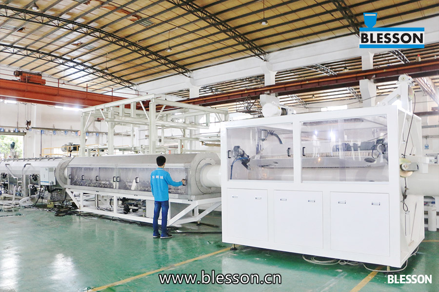 Linja e prodhimit të tubave PVC nga makineria Blesson