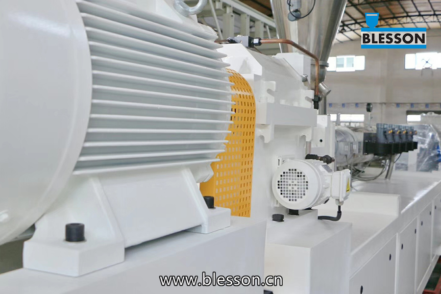 Parallel Twin Screw Extruder motor from Blesson machinery